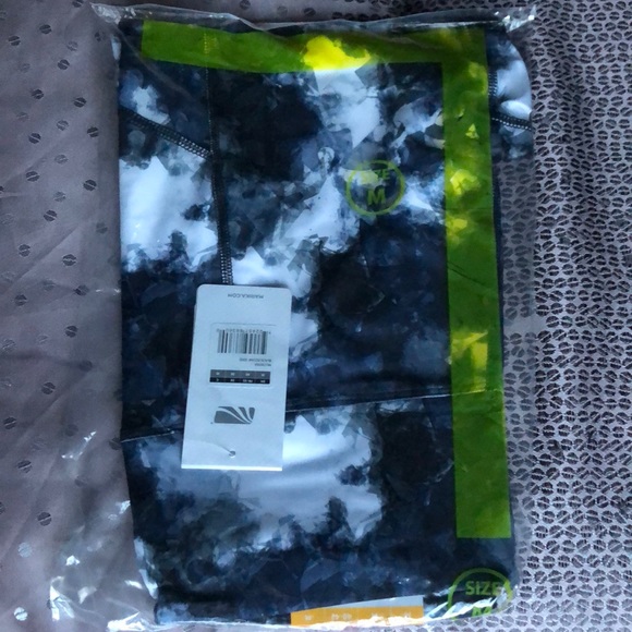 Marika Black/Jigsaw Ava Aeon Capri-18” inseam - Picture 4 of 8